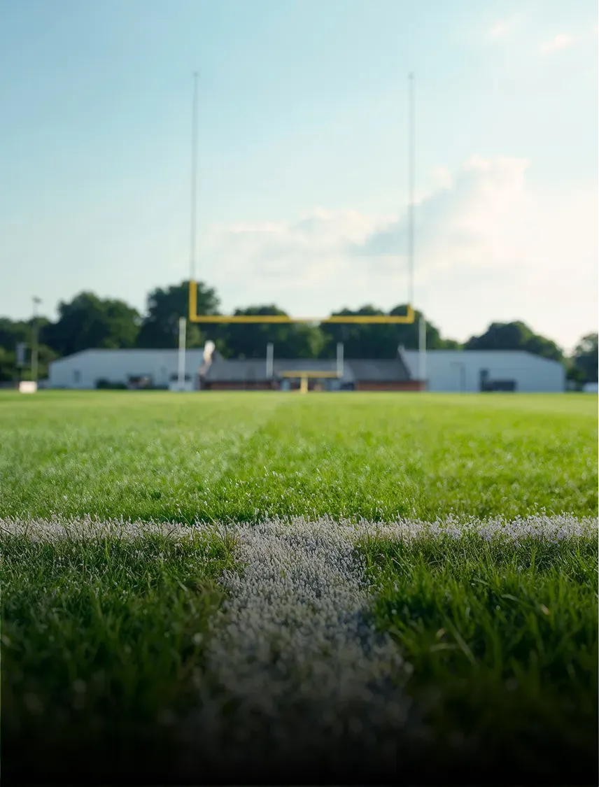 Campo sportivo sotto le luci dello stadio